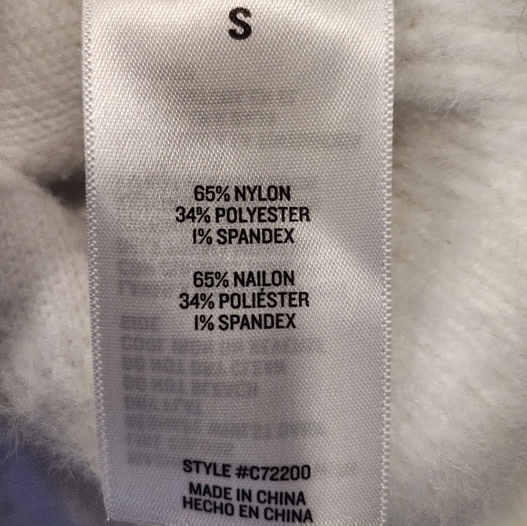 Francesca’s mi ami White Fuzzy V-Neck Sweater – Size Small - Picture 6 of 10